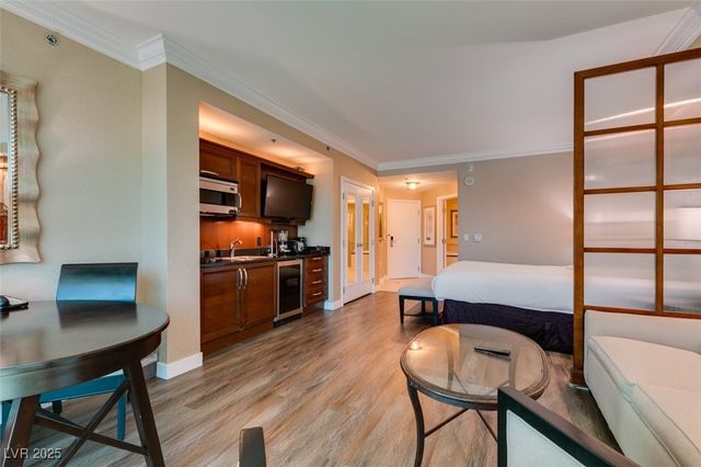 135 East HARMON Avenue 2705, Las Vegas, NV 89109