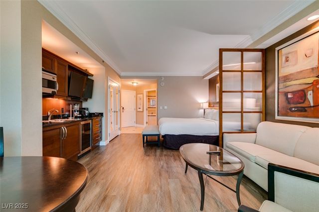 135 East HARMON Avenue 2705, Las Vegas, NV 89109