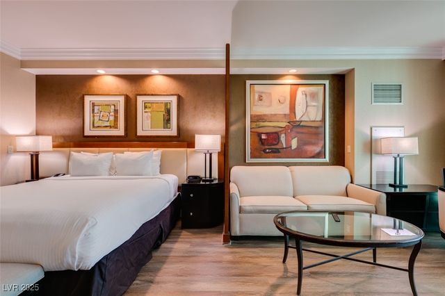 135 East HARMON Avenue 2705, Las Vegas, NV 89109