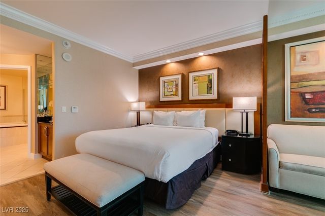 135 East HARMON Avenue 2705, Las Vegas, NV 89109