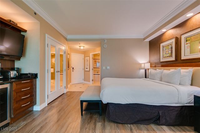 135 East HARMON Avenue 2705, Las Vegas, NV 89109