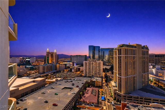 135 East HARMON Avenue 2705, Las Vegas, NV 89109