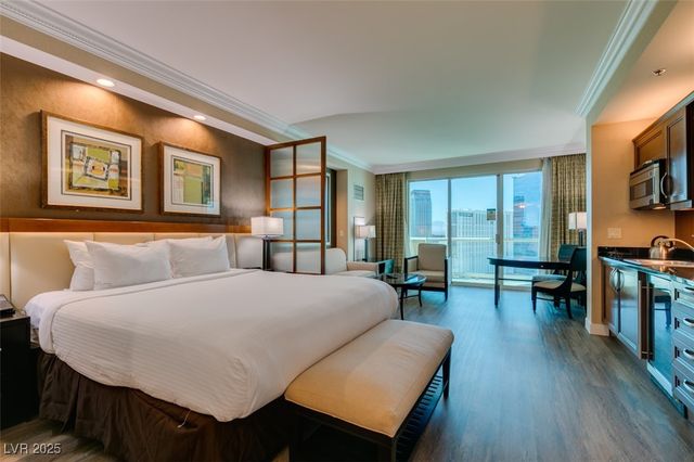 135 East HARMON Avenue 2705, Las Vegas, NV 89109