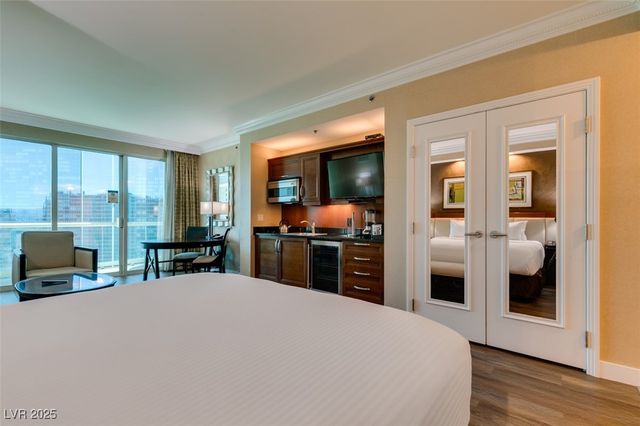 135 East HARMON Avenue 2705, Las Vegas, NV 89109