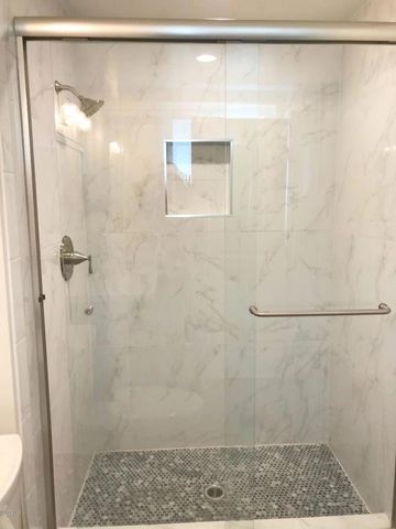 41 Oakleaf Avenue, Oak Park, CA 91377
