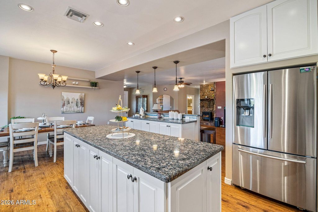 Image 14 of property listing at 31 E COUNTY ROAD N2163 Drive, Nutrioso, AZ 85932