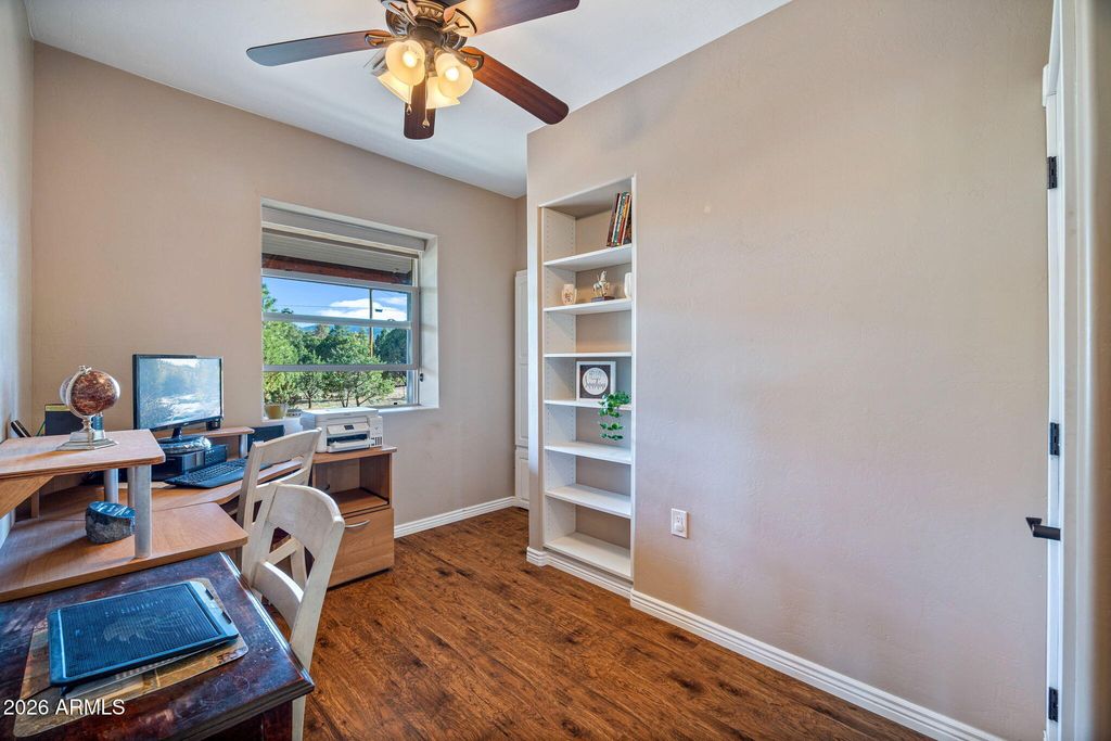 Image 15 of property listing at 31 E COUNTY ROAD N2163 Drive, Nutrioso, AZ 85932