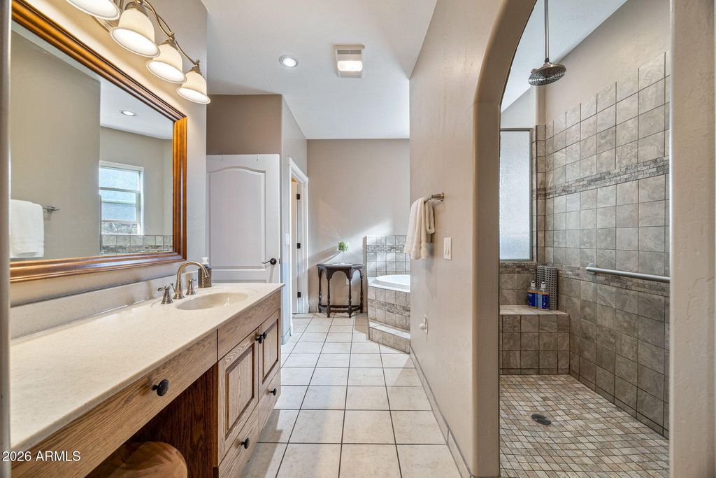 Image 21 of property listing at 31 E COUNTY ROAD N2163 Drive, Nutrioso, AZ 85932