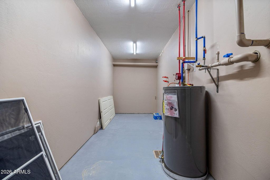 Image 34 of property listing at 31 E COUNTY ROAD N2163 Drive, Nutrioso, AZ 85932