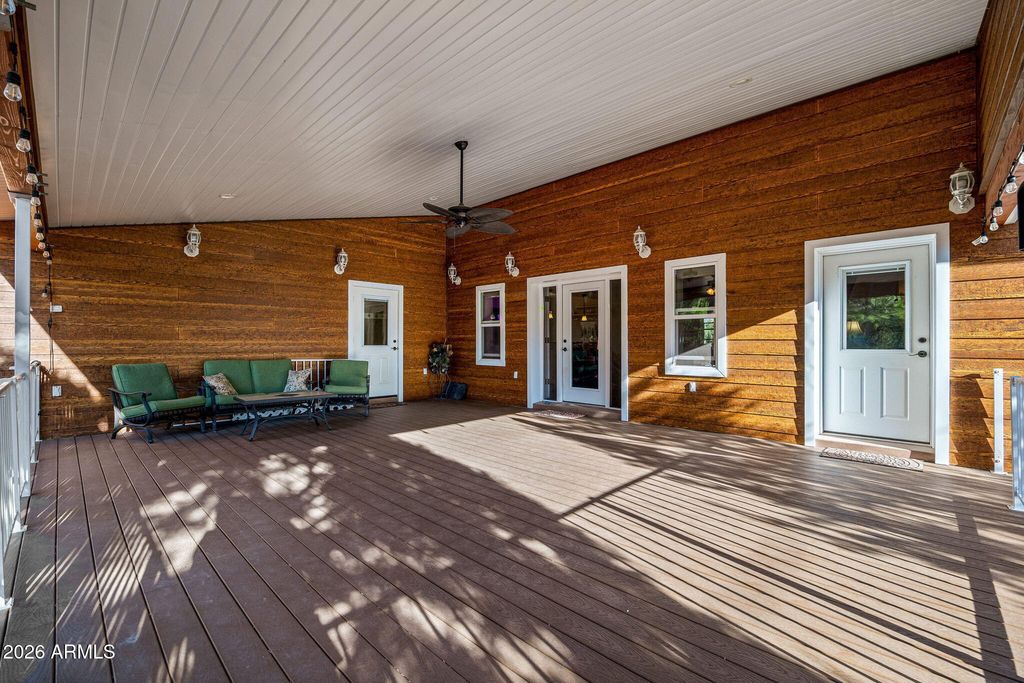 Image 38 of property listing at 31 E COUNTY ROAD N2163 Drive, Nutrioso, AZ 85932