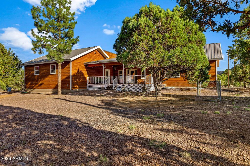 Image 39 of property listing at 31 E COUNTY ROAD N2163 Drive, Nutrioso, AZ 85932