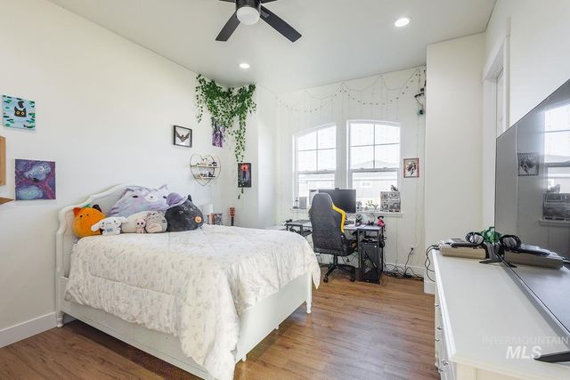 24806 Thunder Cloud St, Middleton, ID 83644