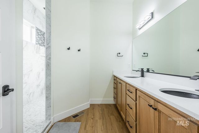 24806 Thunder Cloud St, Middleton, ID 83644