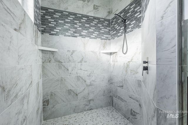 24806 Thunder Cloud St, Middleton, ID 83644