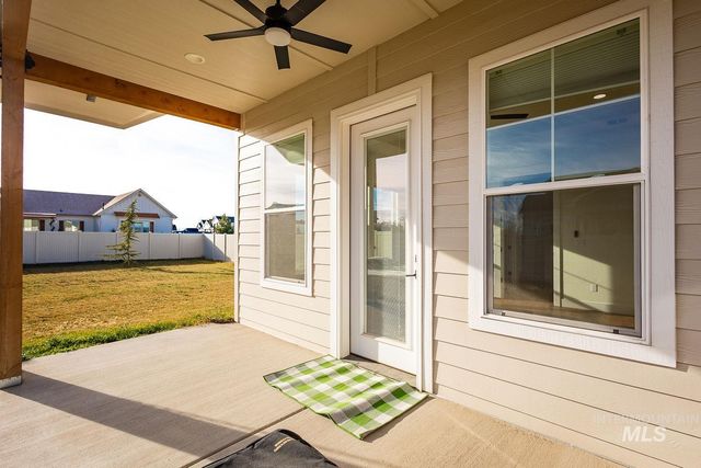 24806 Thunder Cloud St, Middleton, ID 83644