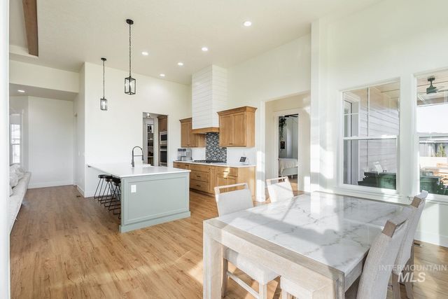 24806 Thunder Cloud St, Middleton, ID 83644