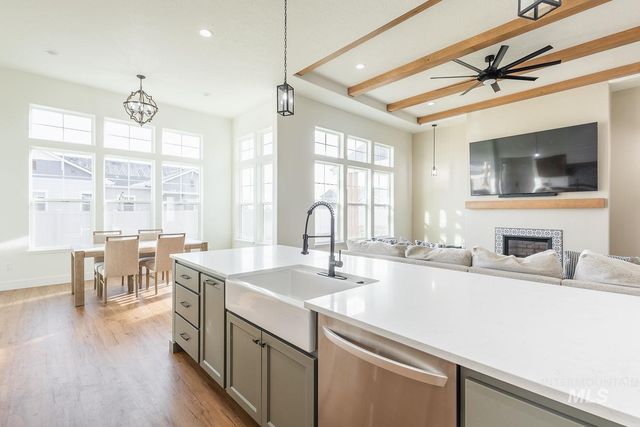 24806 Thunder Cloud St, Middleton, ID 83644