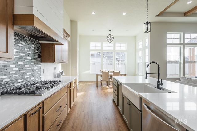 24806 Thunder Cloud St, Middleton, ID 83644