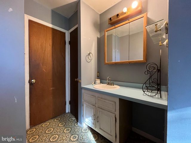 755 MOONFLOWER AVE, Reading, PA 19606
