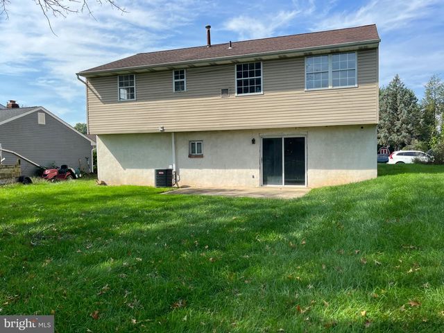755 MOONFLOWER AVE, Reading, PA 19606
