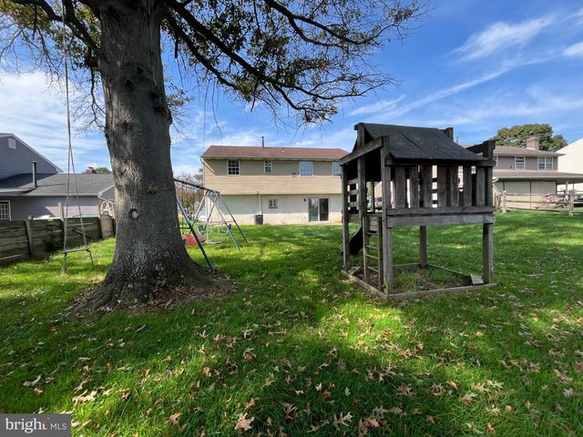 755 MOONFLOWER AVE, Reading, PA 19606