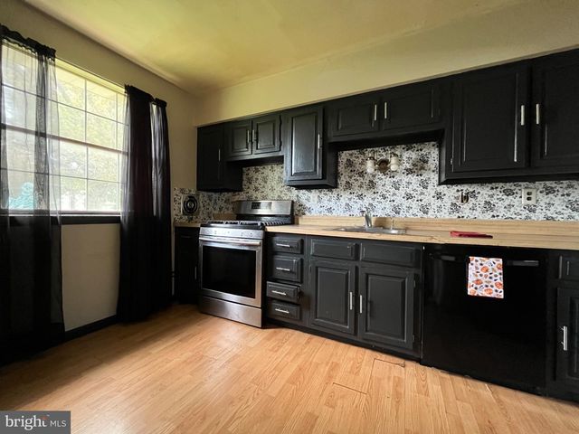 755 MOONFLOWER AVE, Reading, PA 19606