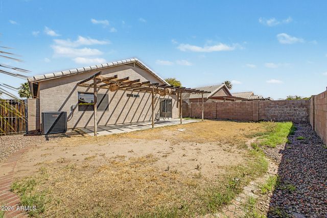 15955 W SMOKEY Drive, Surprise, AZ 85374