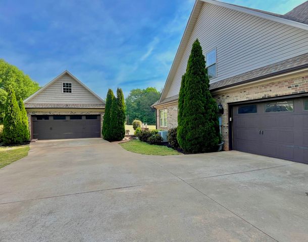 170 Old Pros Dr, Gaffney, SC 29341