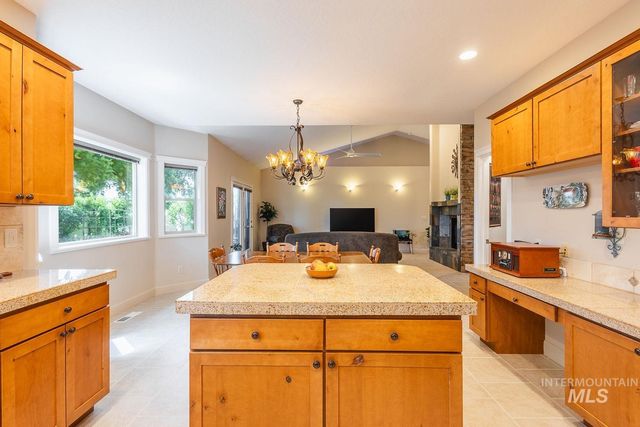 345 N Magnolia Pl., Middleton, ID 83644