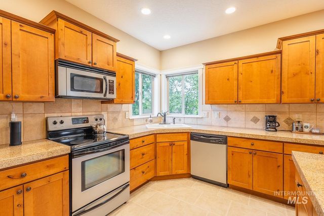 345 N Magnolia Pl., Middleton, ID 83644