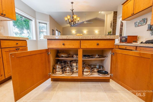 345 N Magnolia Pl., Middleton, ID 83644