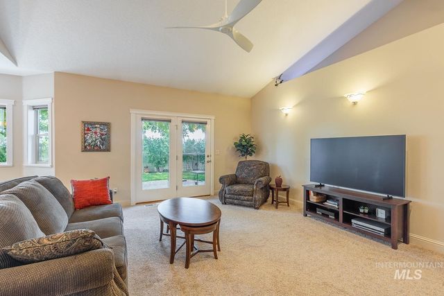 345 N Magnolia Pl., Middleton, ID 83644