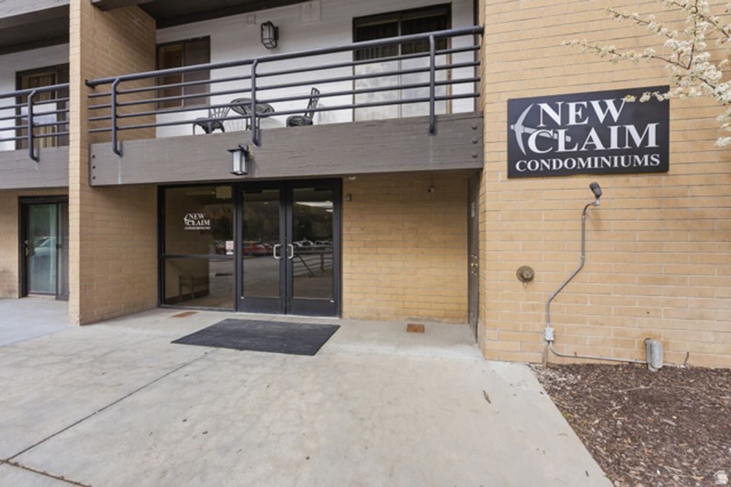 Image 16 of property listing at 2000 PROSPECTOR AVE #402, Park City, UT 84060