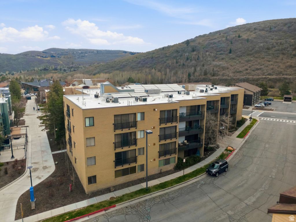Image 21 of property listing at 2000 PROSPECTOR AVE #402, Park City, UT 84060