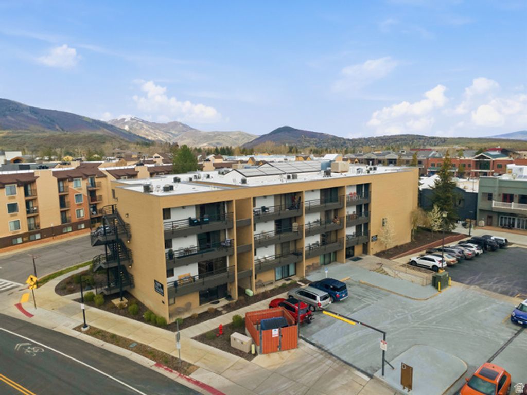 Image 22 of property listing at 2000 PROSPECTOR AVE #402, Park City, UT 84060