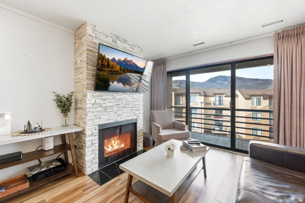 Image 6 of property listing at 2000 PROSPECTOR AVE #402, Park City, UT 84060