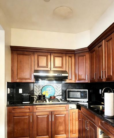 7177 159th Street 5D, Fresh Meadows, NY 11365