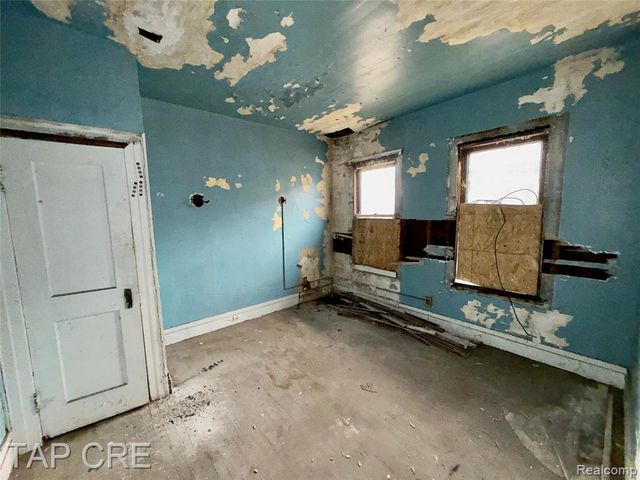 1017 E Grand Boulevard, Detroit, MI 48207