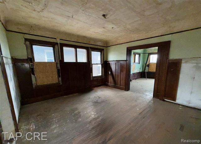 1017 E Grand Boulevard, Detroit, MI 48207