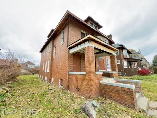 1017 E Grand Boulevard, Detroit, MI 48207