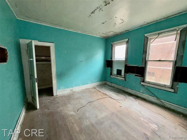 1017 E Grand Boulevard, Detroit, MI 48207