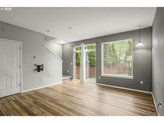 1294 Ne 86TH Way, Hillsboro, OR 97006