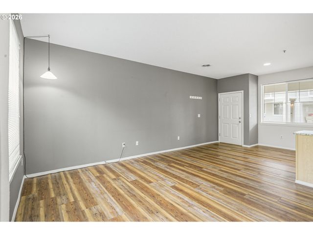 1294 Ne 86TH Way, Hillsboro, OR 97006