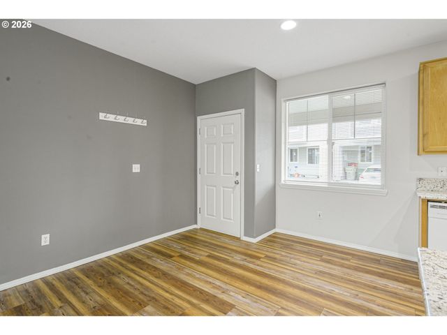 1294 Ne 86TH Way, Hillsboro, OR 97006