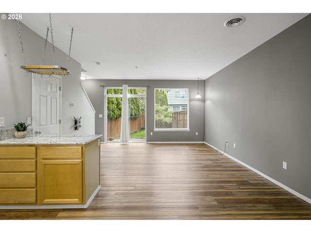 1294 Ne 86TH Way, Hillsboro, OR 97006