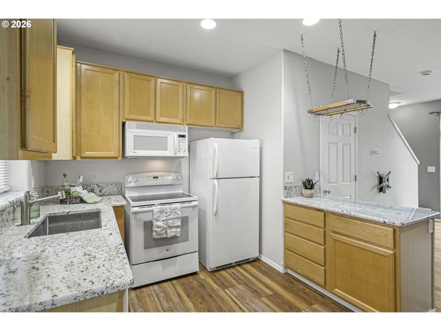 1294 Ne 86TH Way, Hillsboro, OR 97006