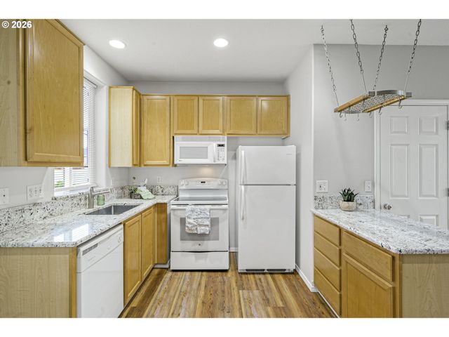 1294 Ne 86TH Way, Hillsboro, OR 97006