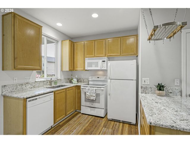 1294 Ne 86TH Way, Hillsboro, OR 97006