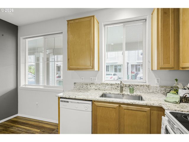 1294 Ne 86TH Way, Hillsboro, OR 97006