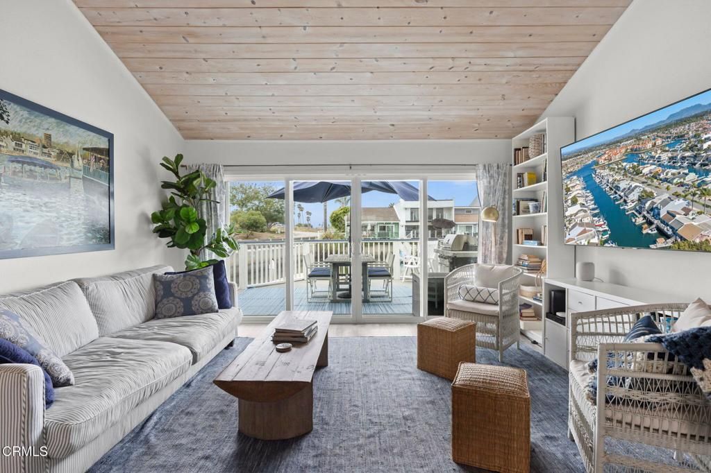 Image 14 of property listing at 4621 Falkirk Bay, Oxnard, CA 93035